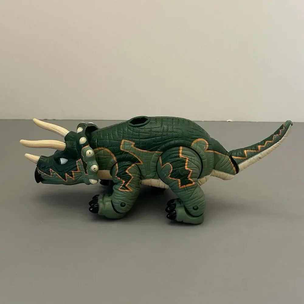 Imaginext Styracosaurus and Triceraptors Dinosaur Action Figure Head & Legs Move